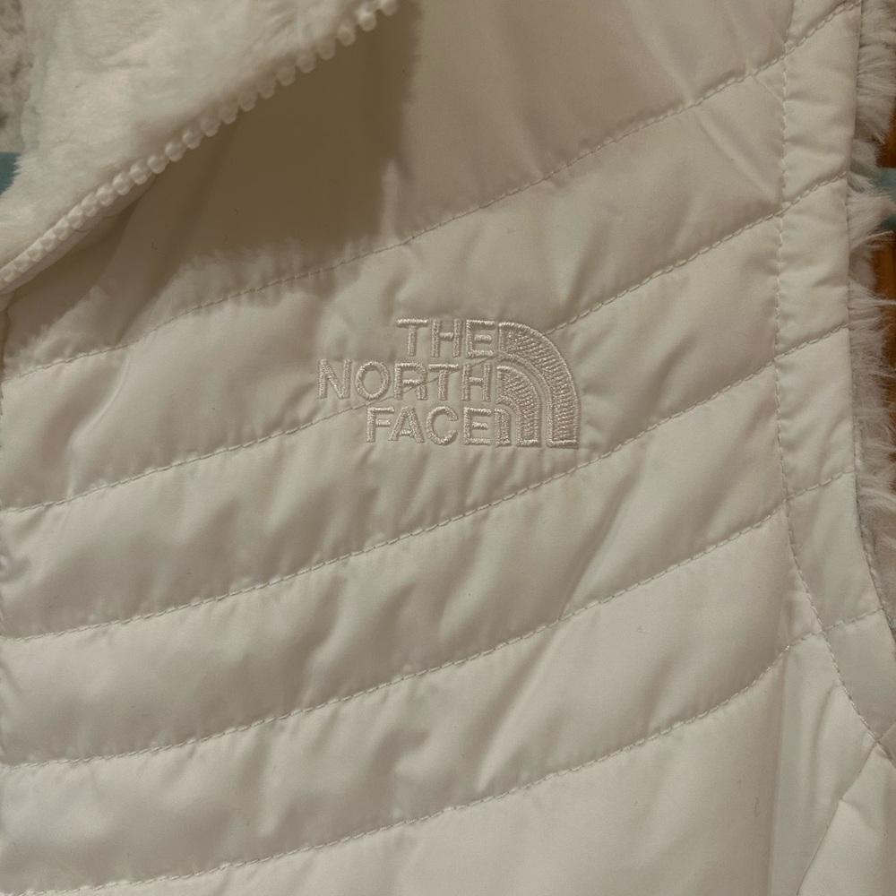The North Face Women’s Faux Fur Reversible White Vest M - Picture 5 of 8